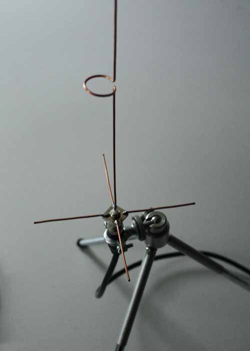 1090 MHz ADS-B collinear
