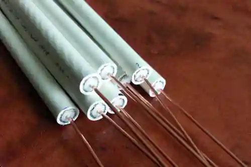Cut coaxial collinear antenna elements